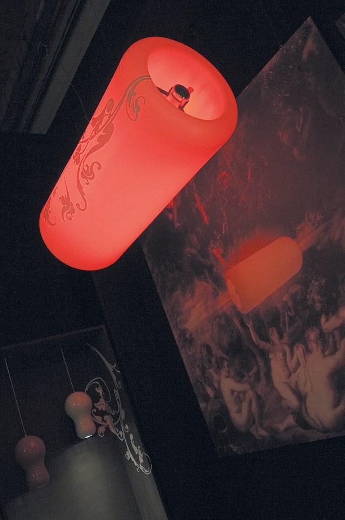 D2V2 Polyethylene pendant lamp