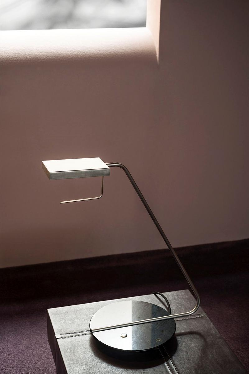 BLADE Adjustable metal table lamp