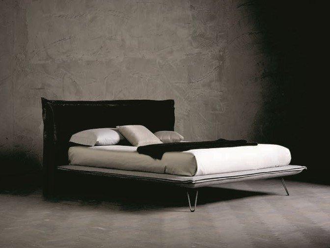 PEGASO RING 7 Upholstered double bed