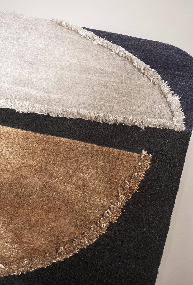 HIMANI B Patterned rug