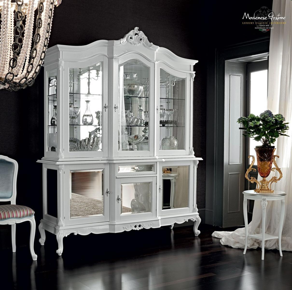 12102 Solid wood display cabinet