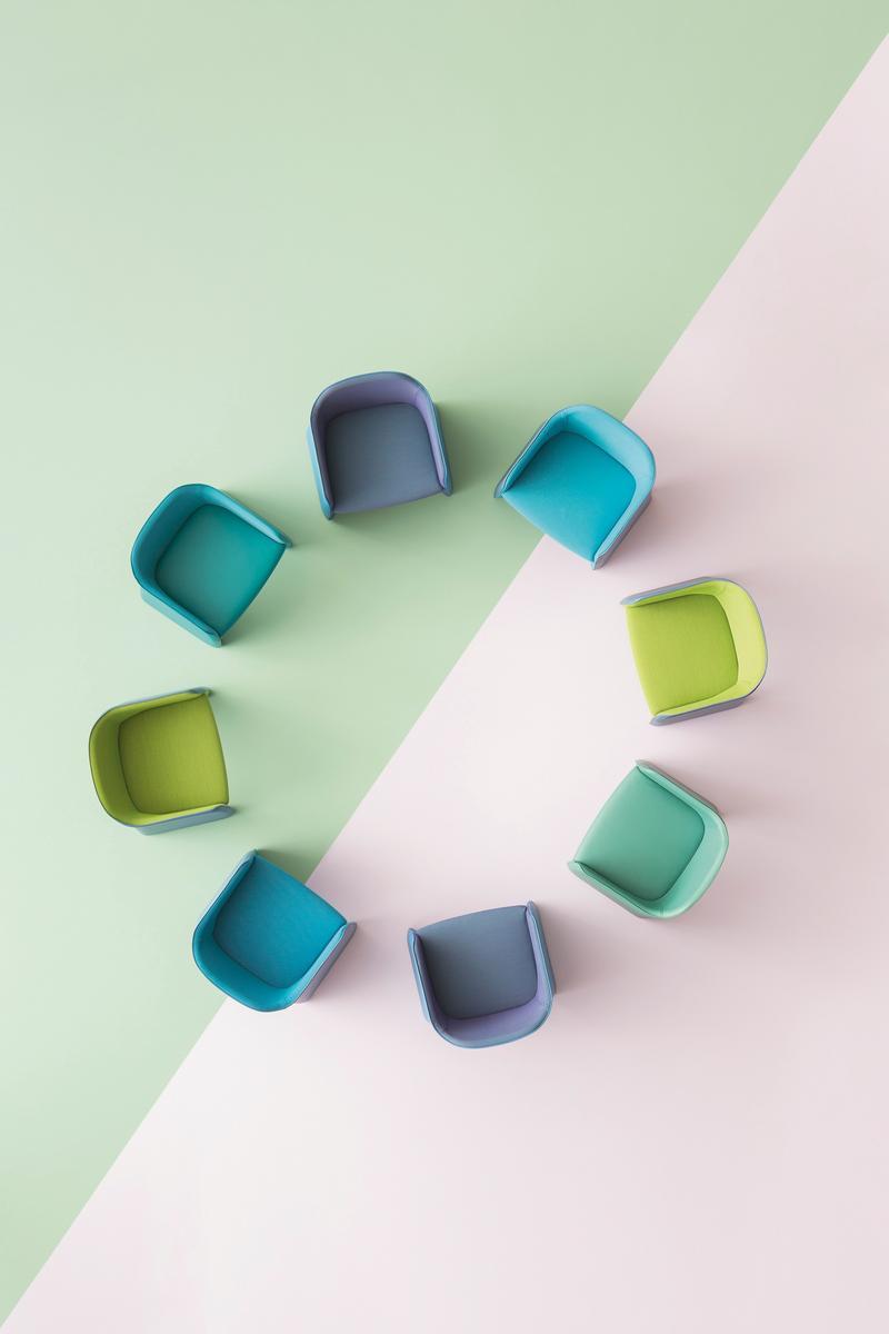 LAJA CANTILEVER 882 Cantilever upholstered chair with armrests