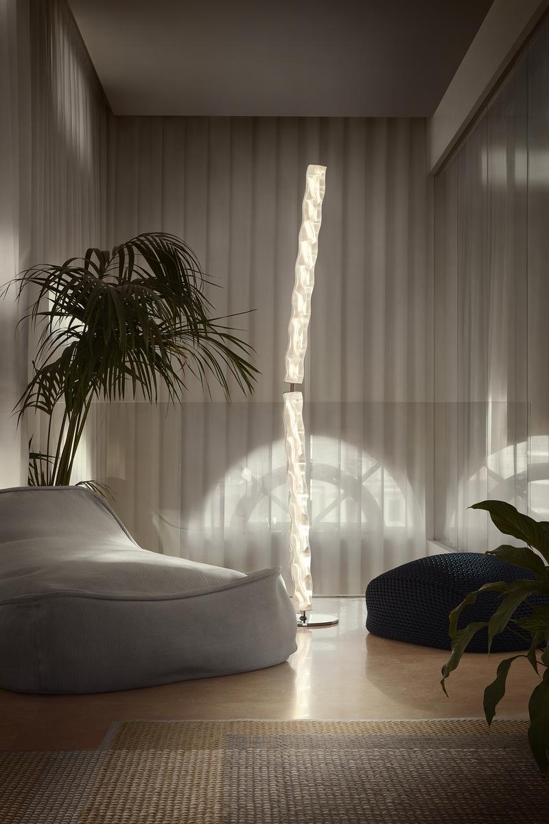 HUGO LED Lentiflex® floor lamp