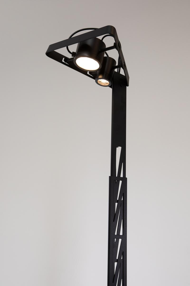 FIREMAN LED height-adjustable aluminium floor lamp