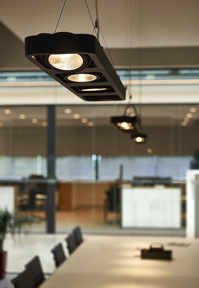 LYNAH Aluminium pendant lamp in a contemporary style