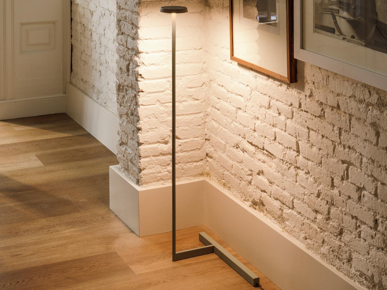 FLAT 5955 LED metal floor lamp