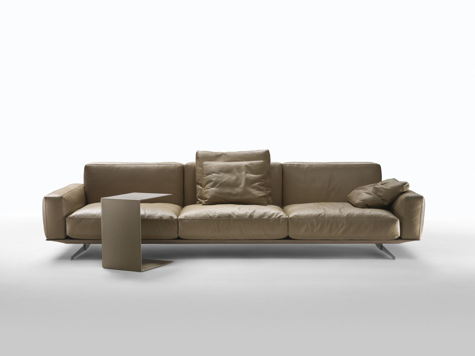 PLAIN Rectangular tanned leather coffee table