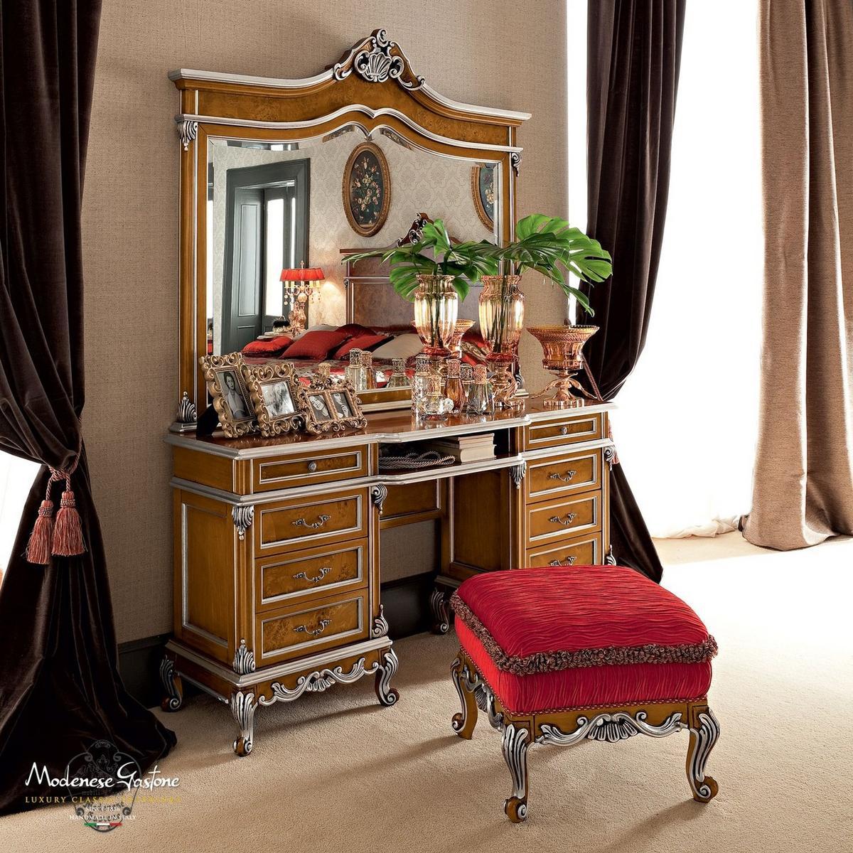 12210 Baroque wooden dressing table