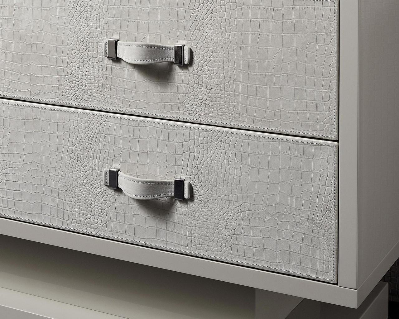 PARIGI Leather chest of drawers in a luxury style