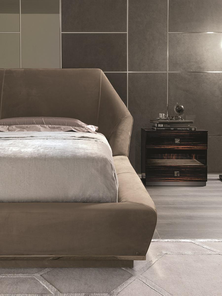 PHIL Rectangular veneer bedside table with drawers