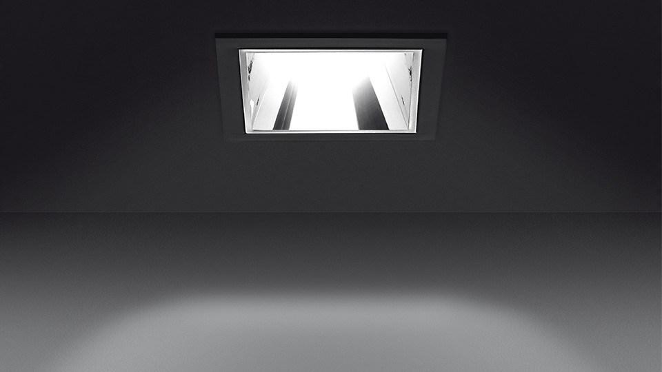 EVERYTHING LED square aluminium spotlight