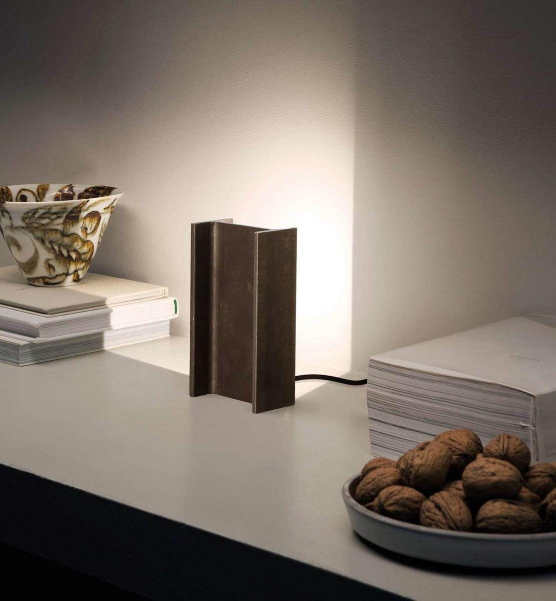 MINI MAIS PLUS QUE CELA JE NE PEUX PAS LED metal table lamp