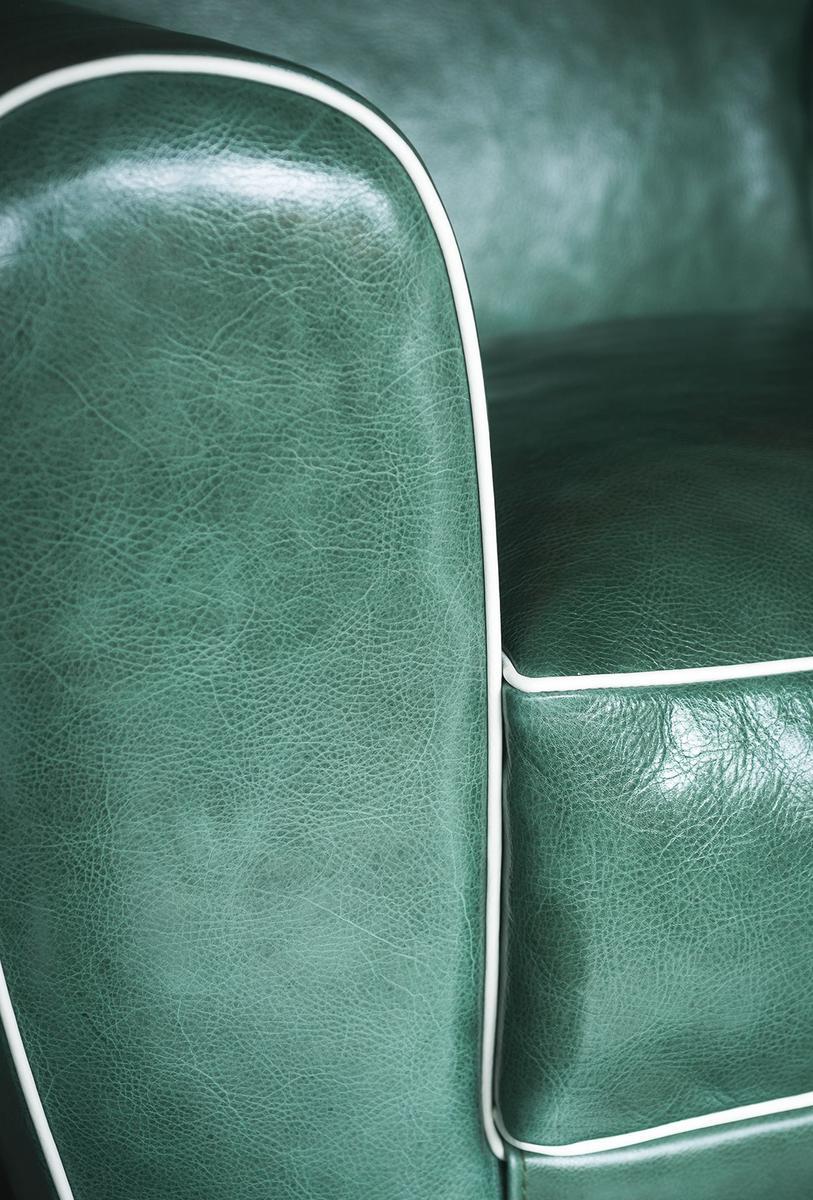 AMBURGO BABY Leather armchair with armrests