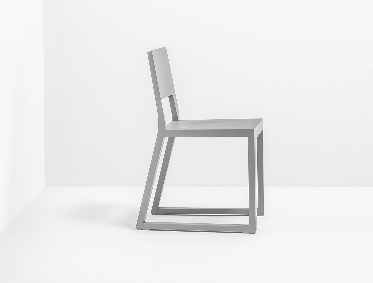 FEEL 450 Sled base solid wood chair
