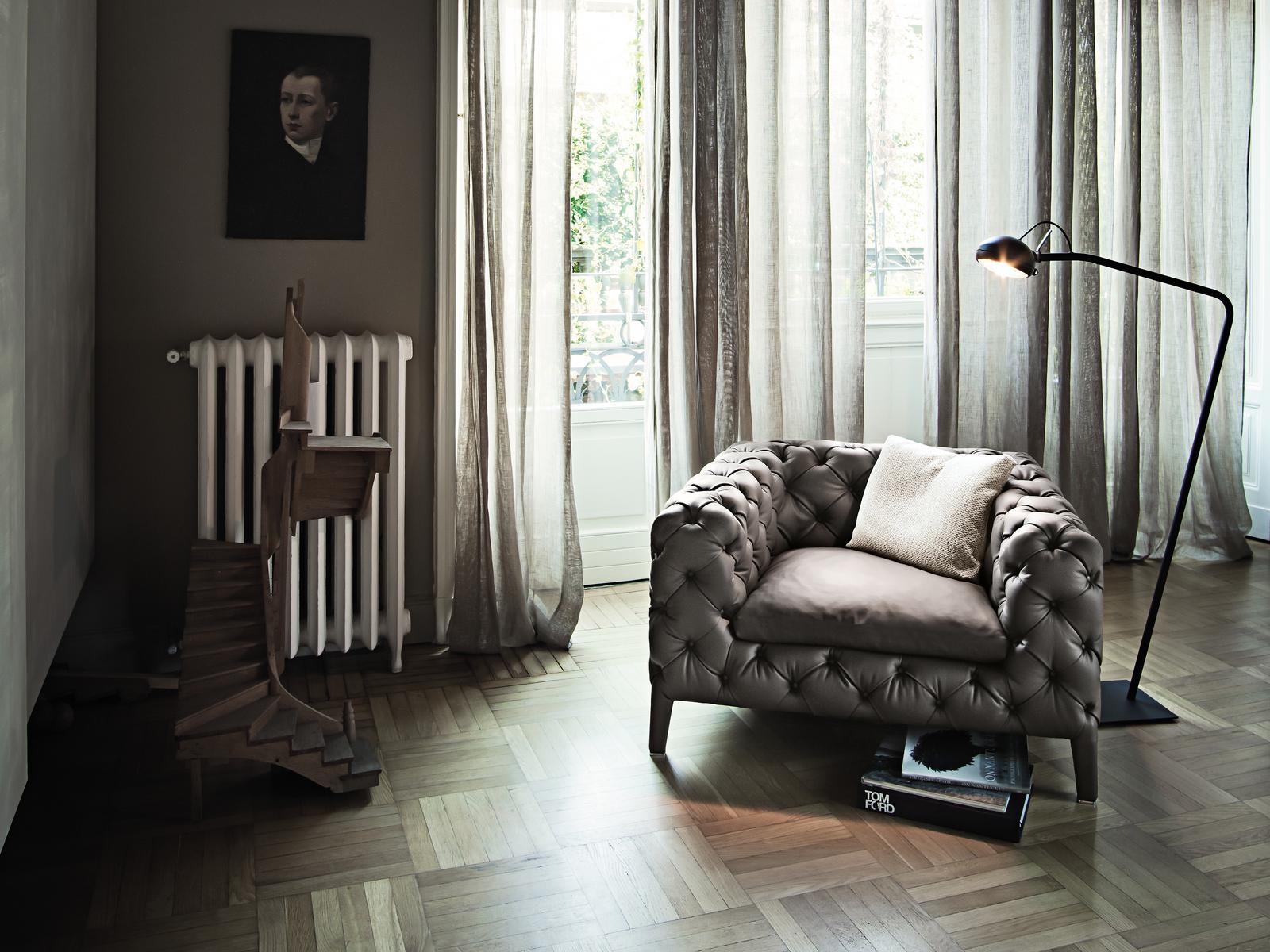 WINDSOR Tufted armchair
