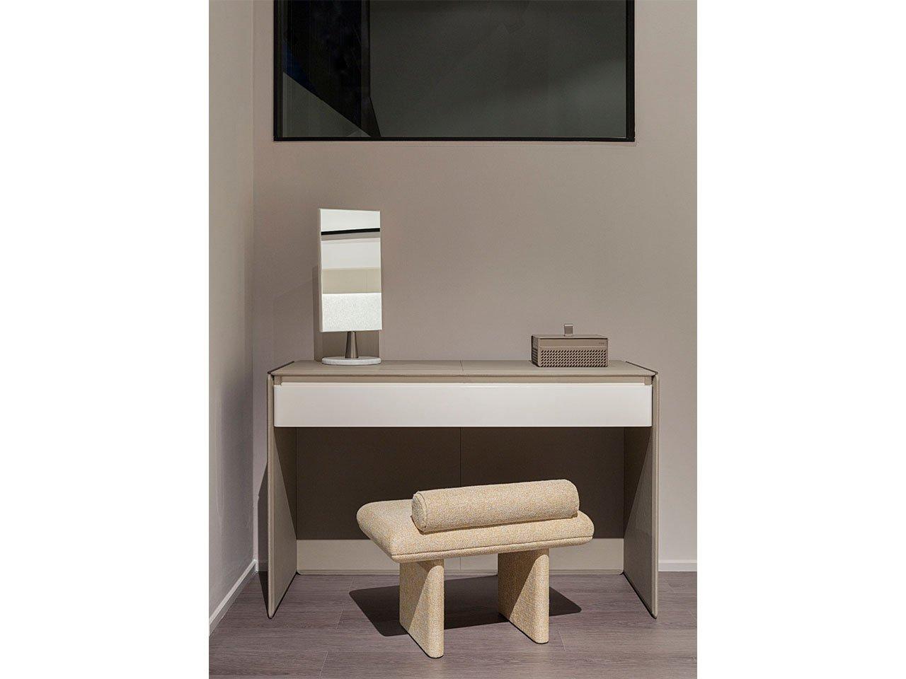 ZERO Leather dressing table