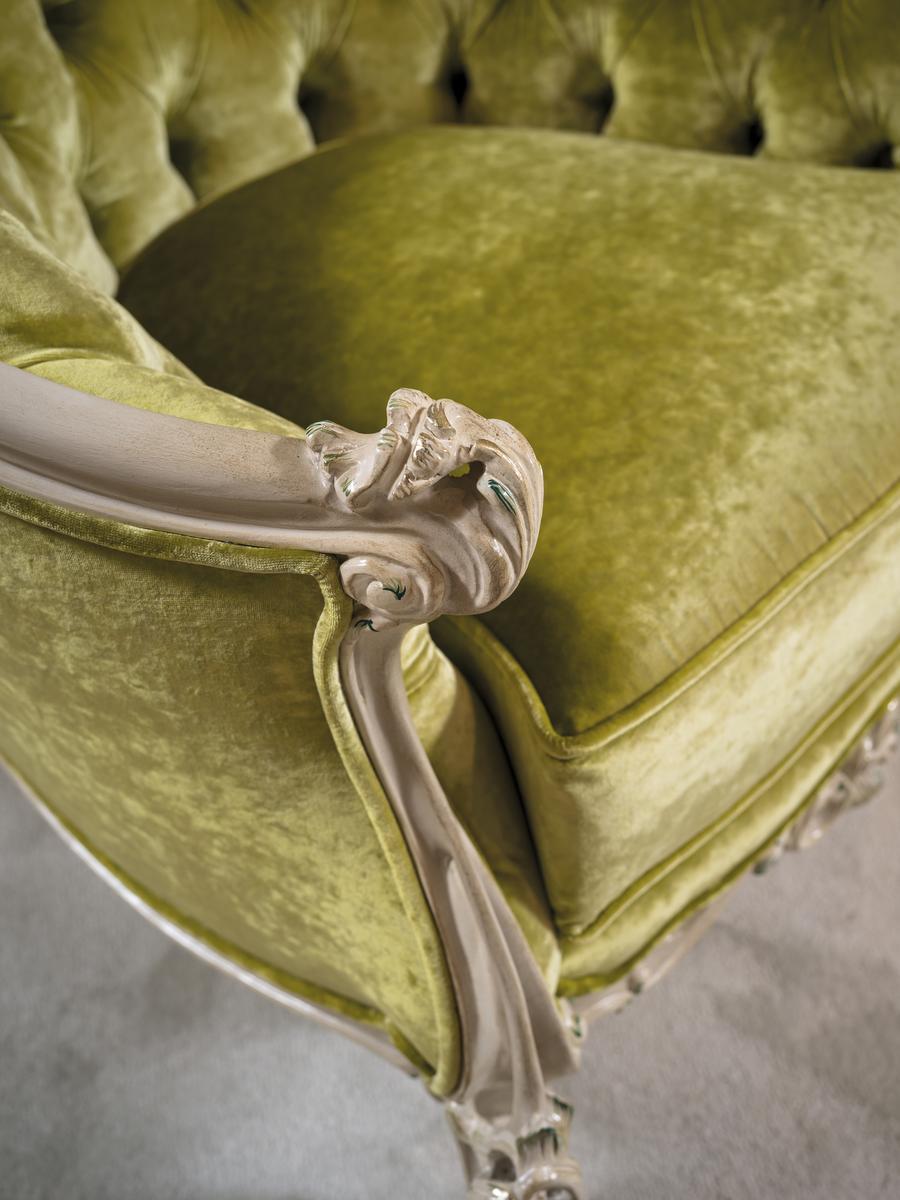 3699 Tufted velvet armchair with armrests