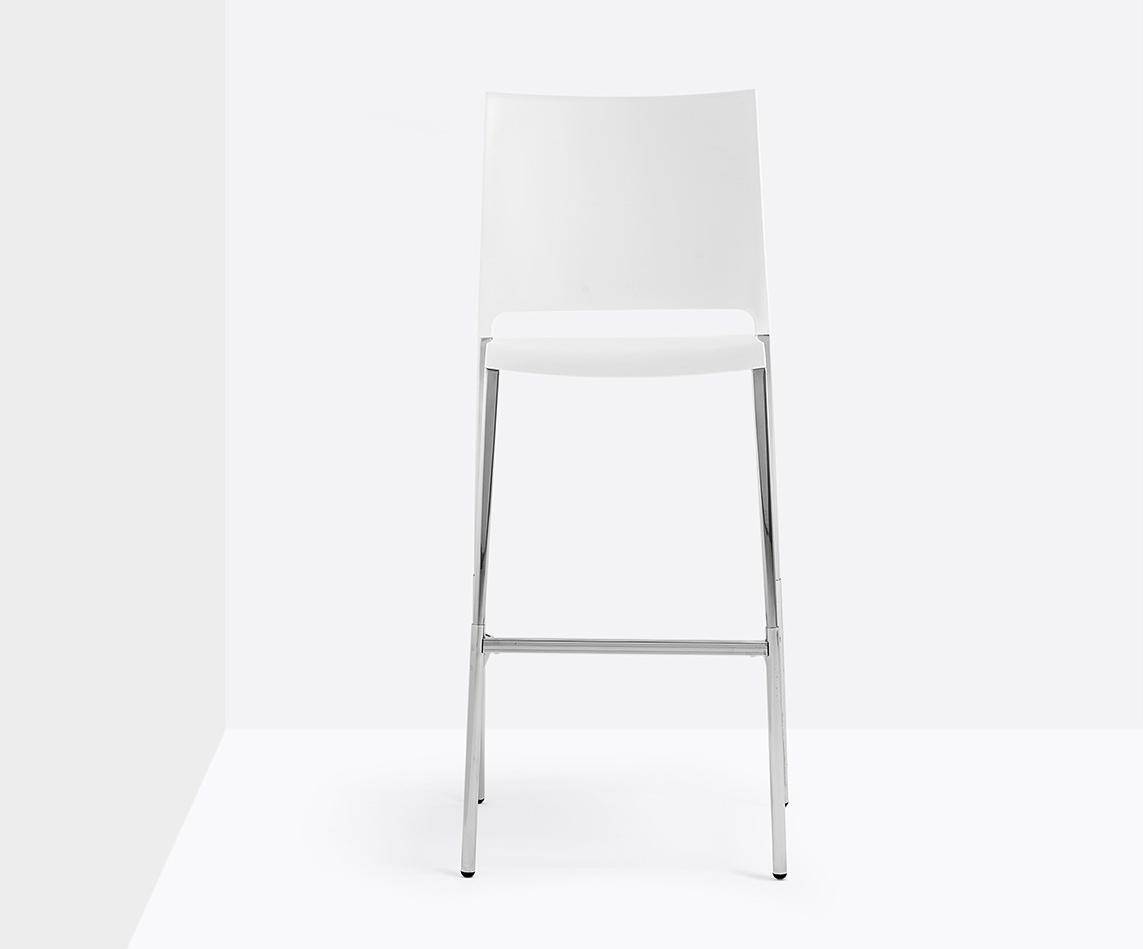 MYA 716 High polypropylene stool with footrest