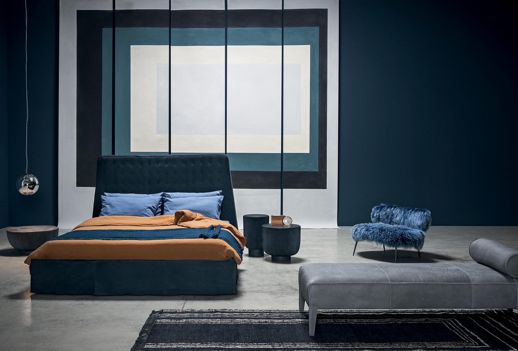 INNSBRUCK Leather bed with upholstered headboard