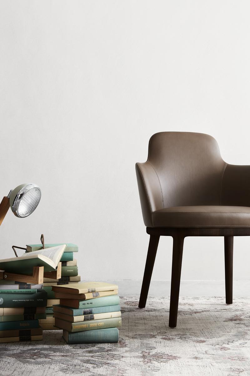 LUCYLLE Upholstered leather chair with armrests