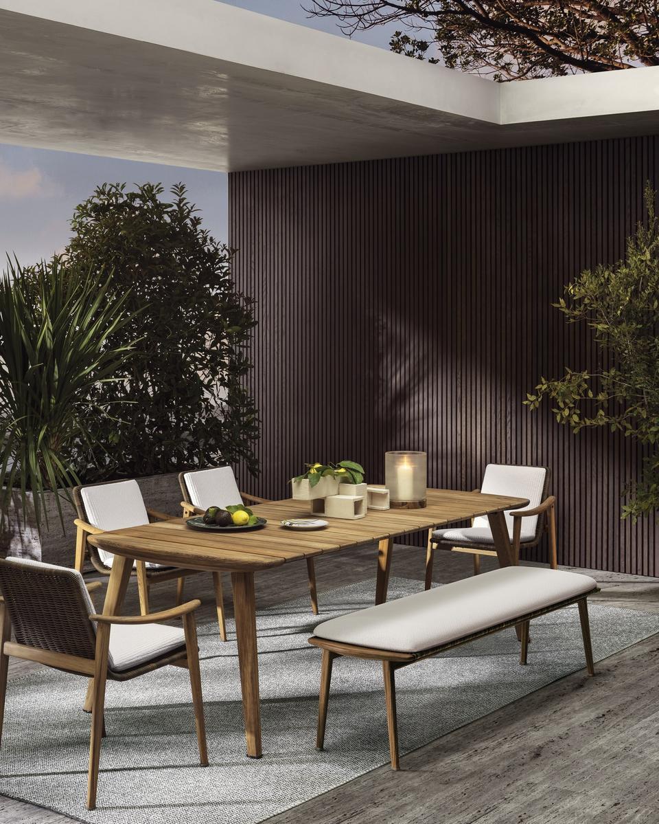 FYNN OUTDOOR Teak garden chair with armrests