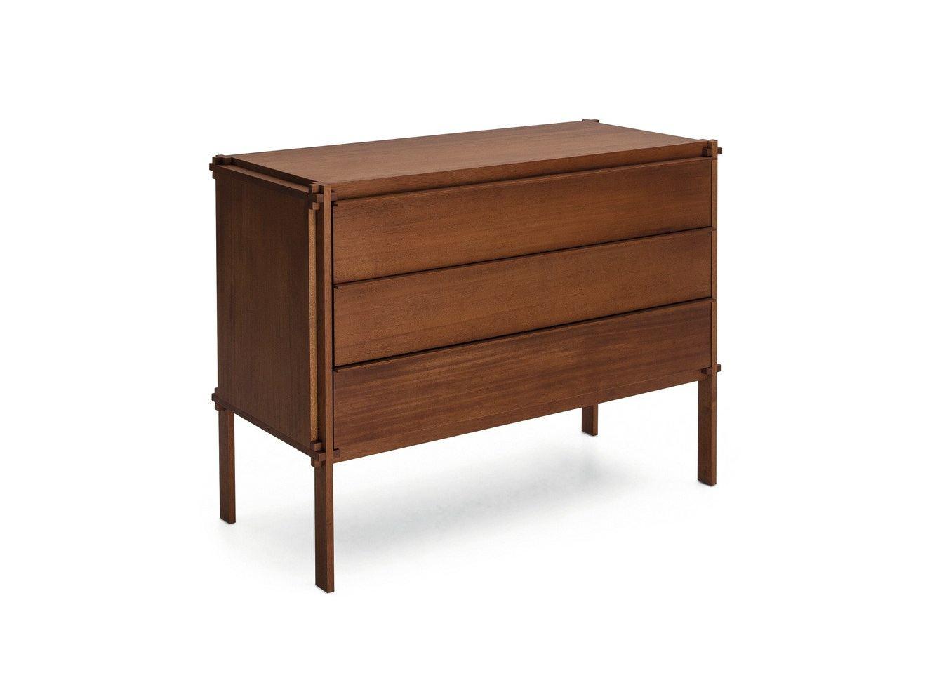 MHC.1 Wooden chest of drawers