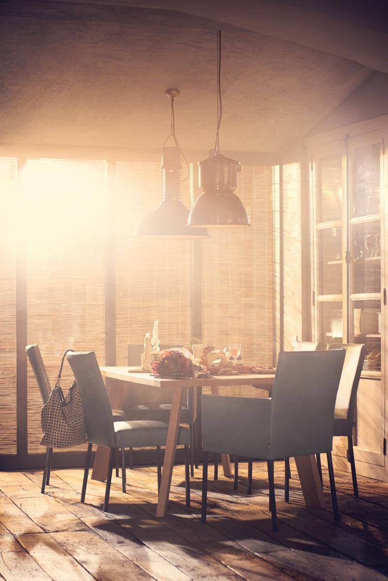 652 Leather chair with armrests