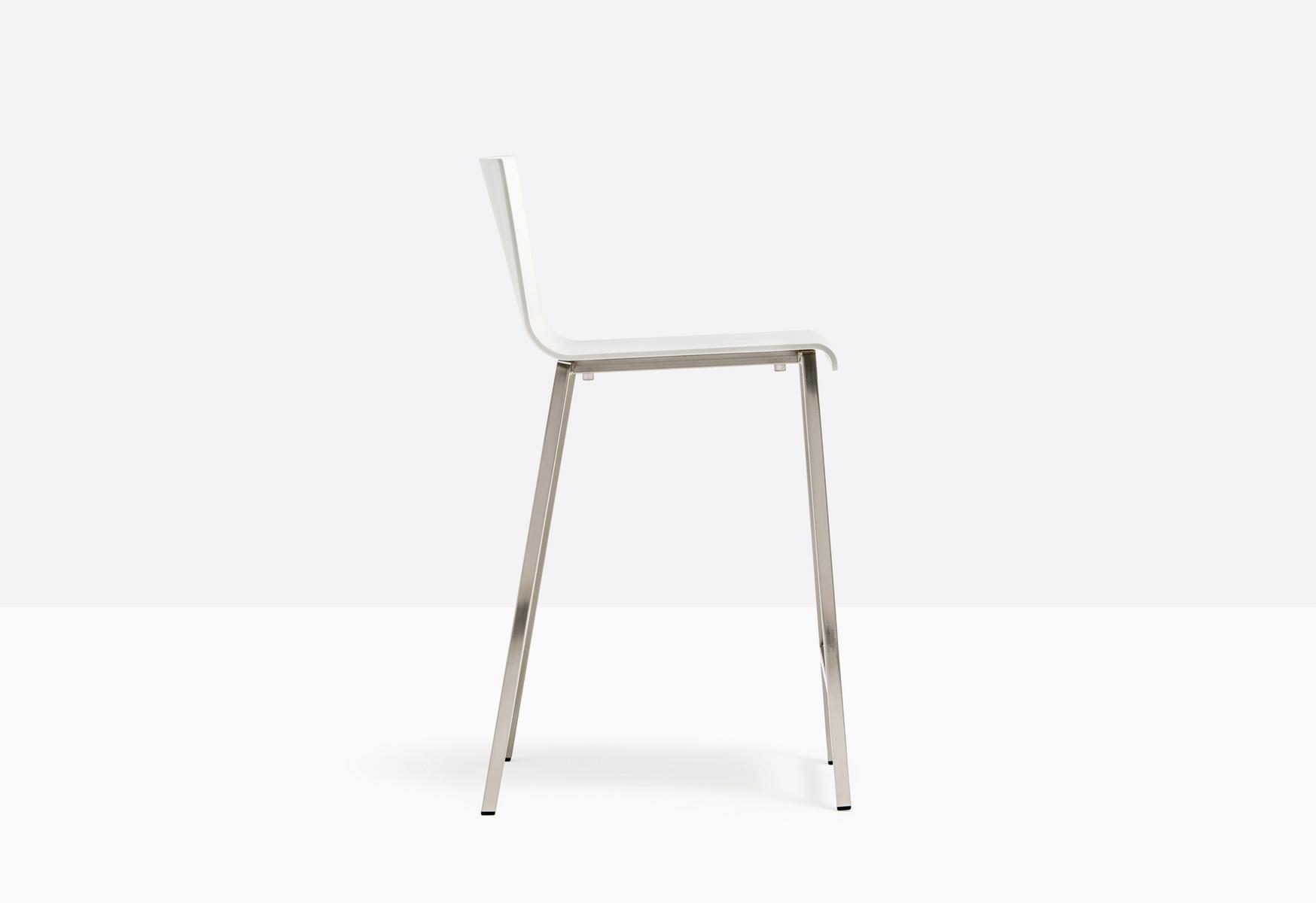 KUADRA 1102 High stool with footrest