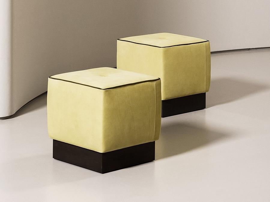 ANAIS Square leather pouf