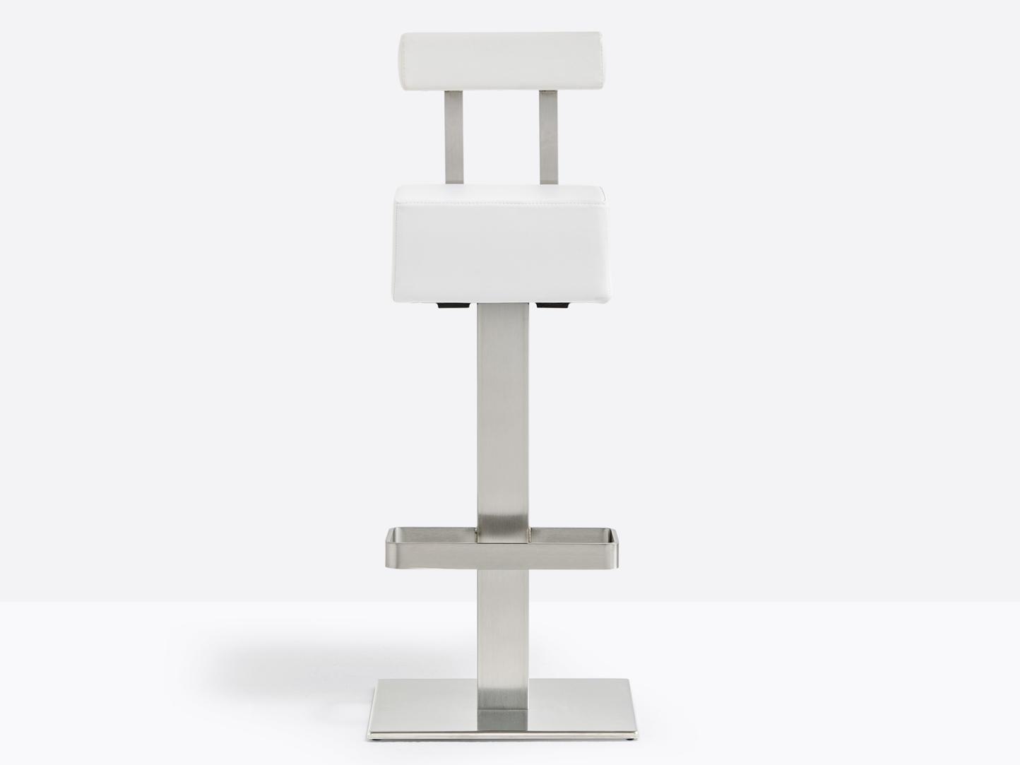 HX 4448 High stool with back with footrest