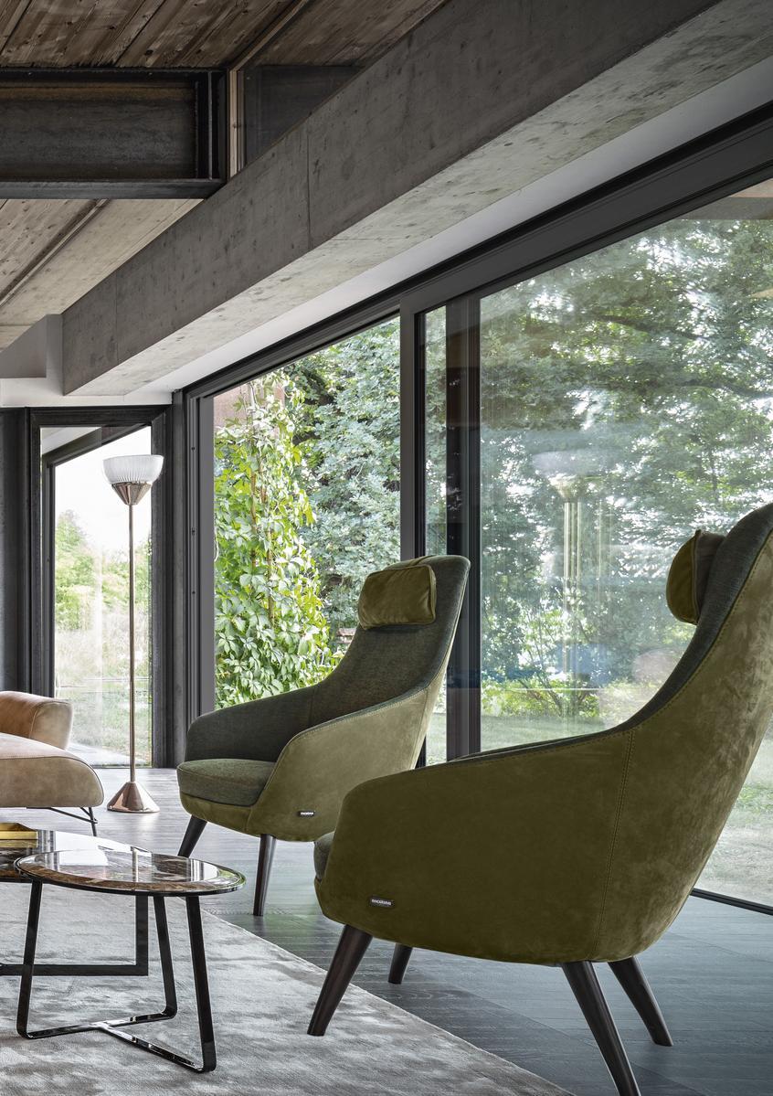 BONOLA Armchair with headrest