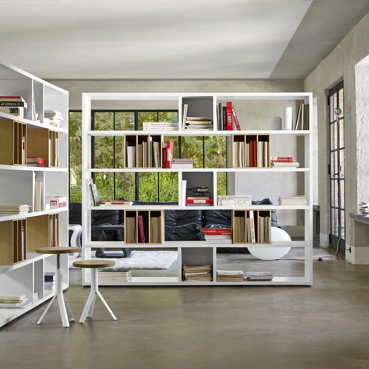 IKE Height-adjustable steel and wood stool
