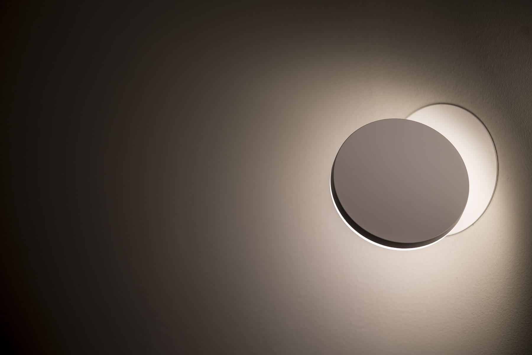 BELLA LED adjustable die cast aluminium wall lamp