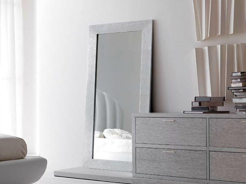 ARKA Freestanding framed mirror