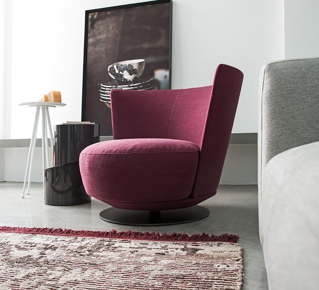 JAMMIN Leather armchair with high back in a contemporary style