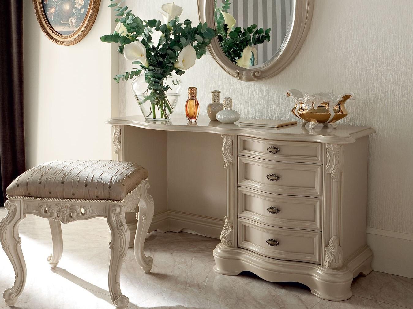 13208 Baroque dressing table