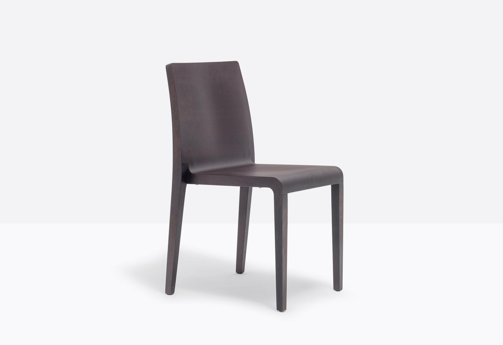 YOUNG 421 Stackable wooden chair