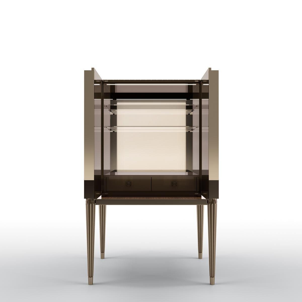 RICHELIEU Bar cabinet covered in nabuk with integrated lighting