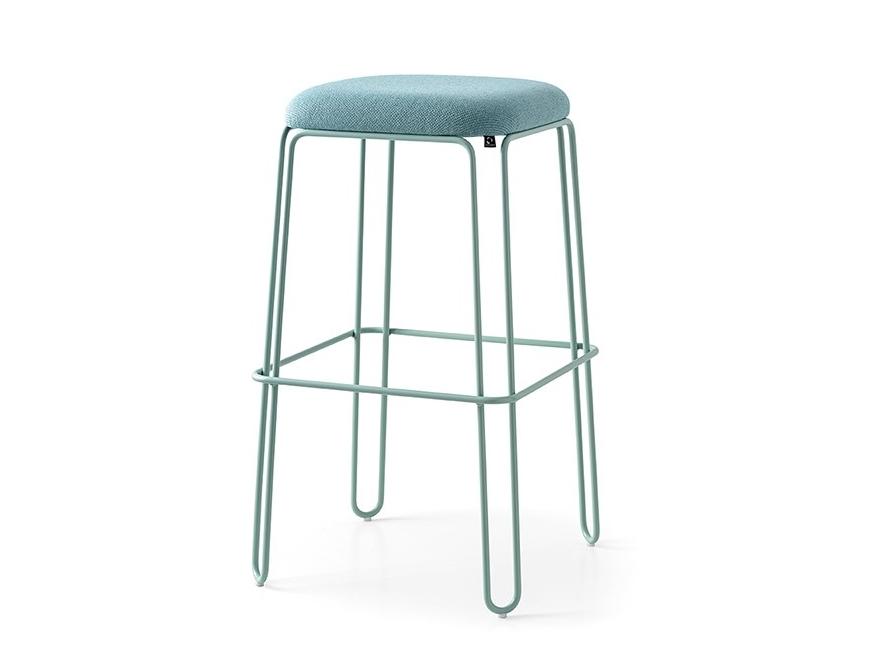 STULLE Stool with integrated cushion with footrest