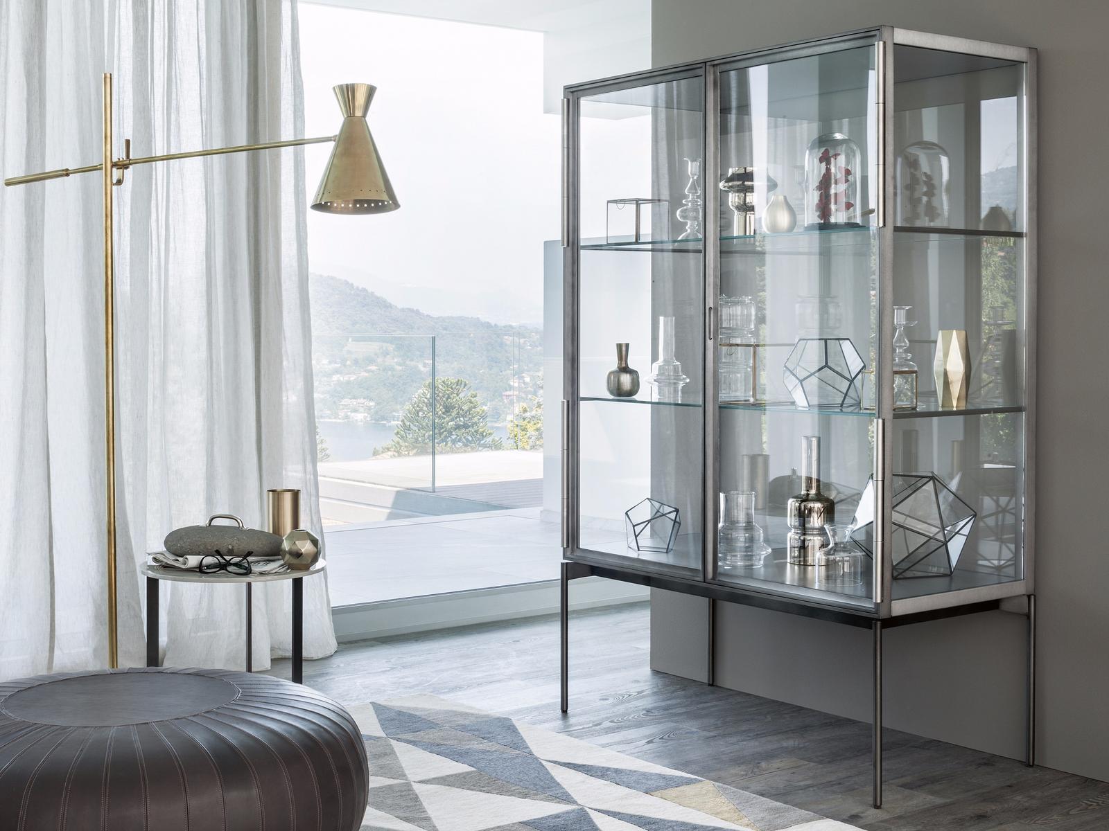 GALERIST Glass and aluminium display cabinet
