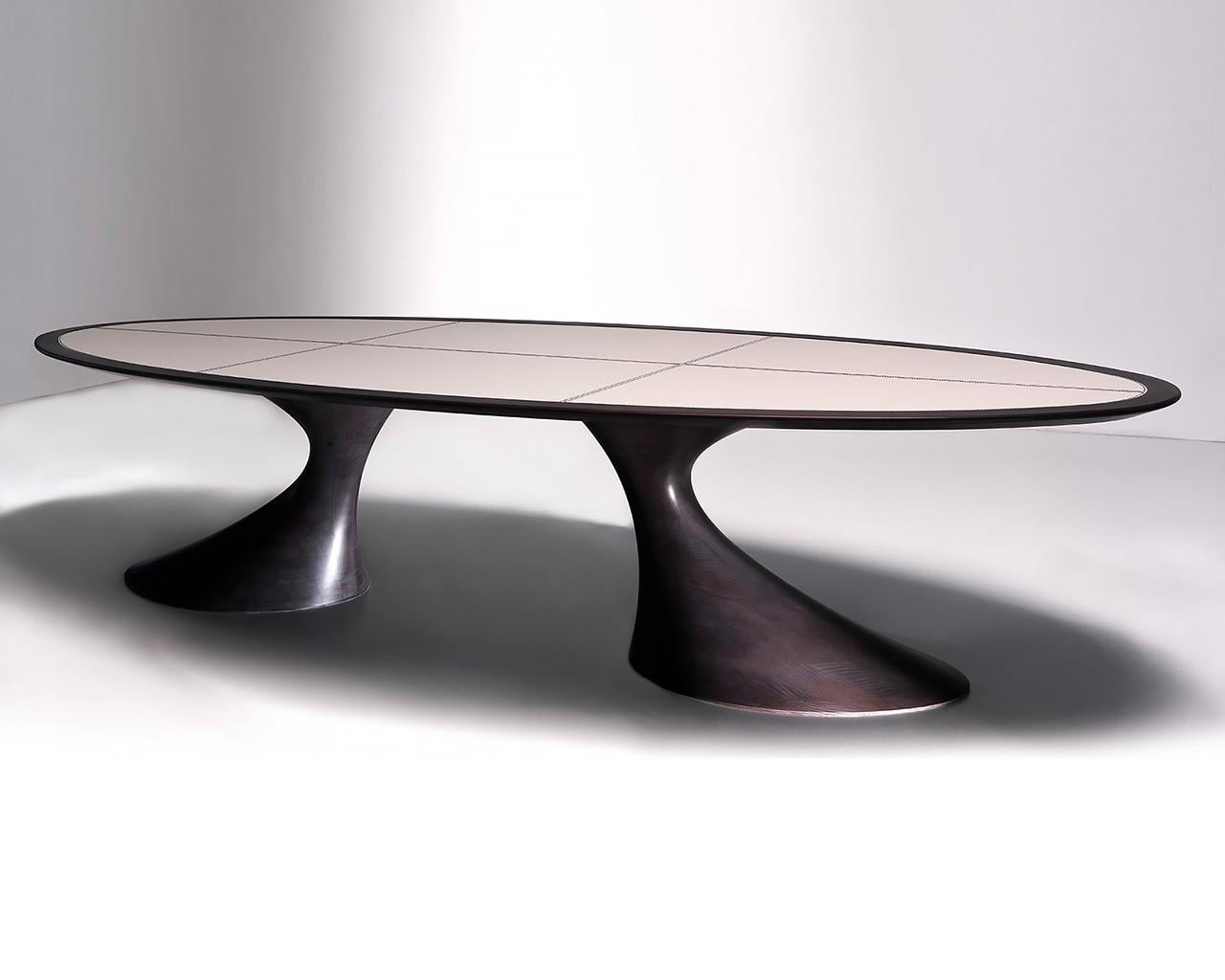 C 1412 Oval wood table