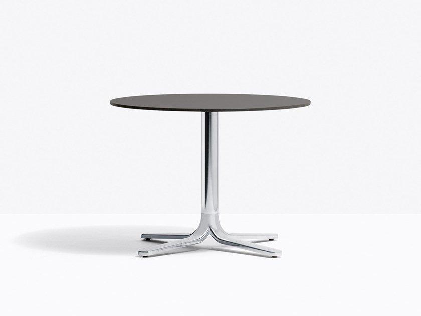 FLUXO 5465 H500 Round die cast aluminium coffee table with 4-star base