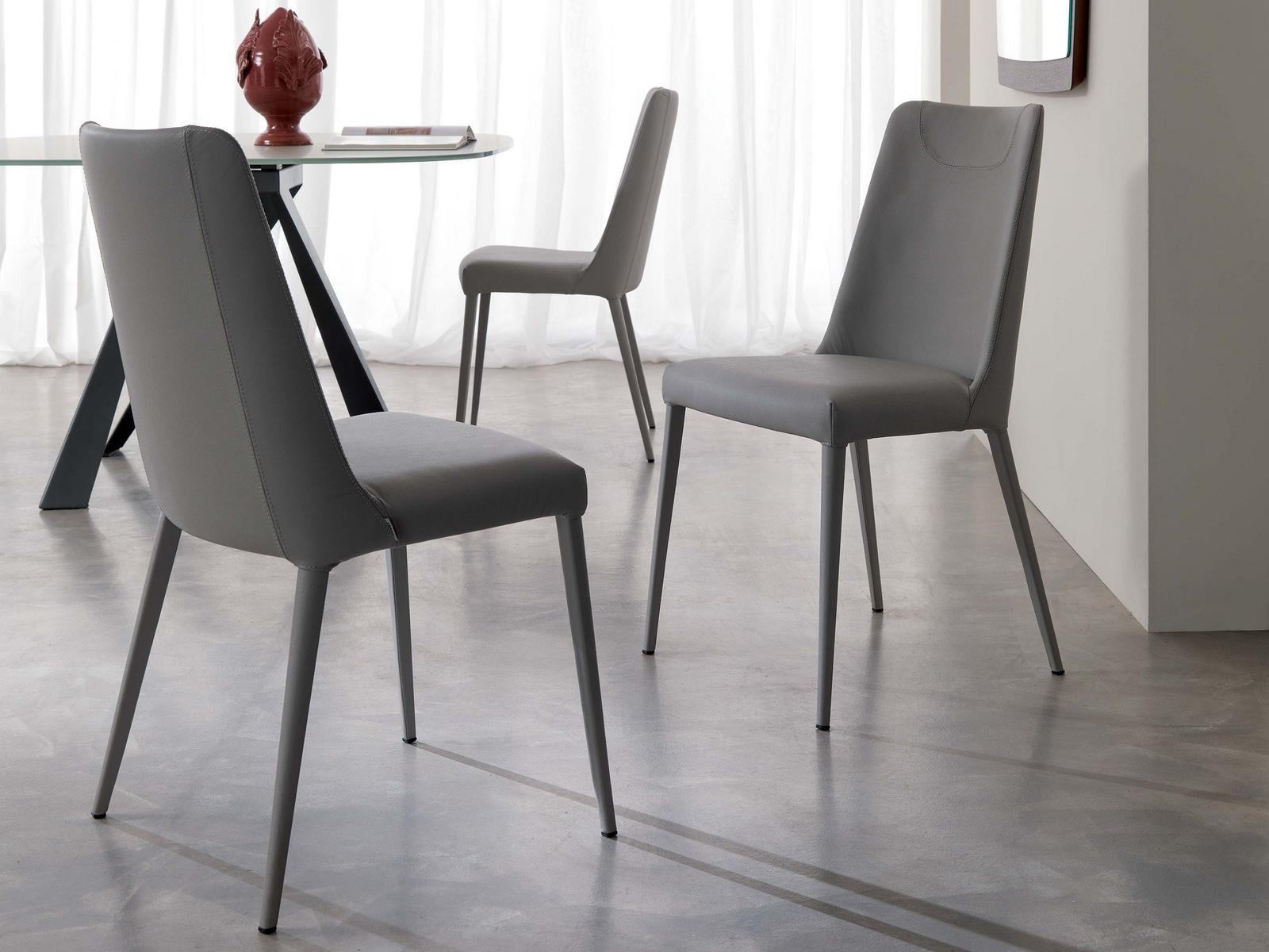 SOFIA Upholstered leather chair