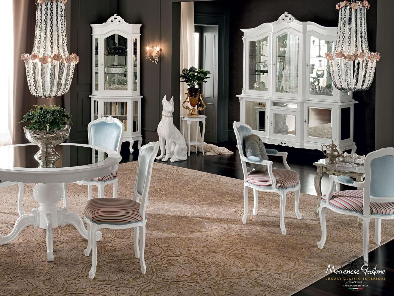 12102 Solid wood display cabinet