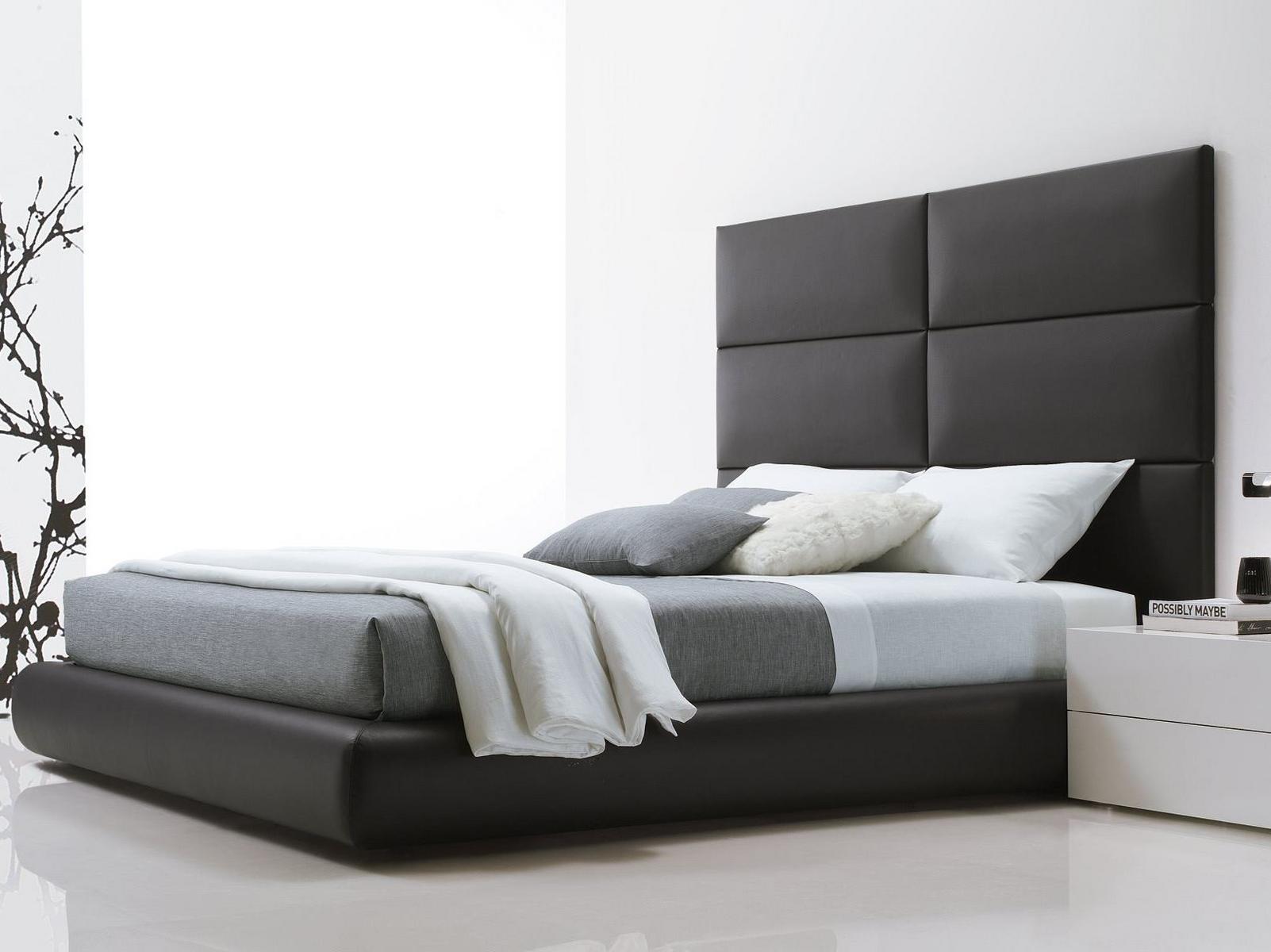DREAM Upholstered double bed with high headboard