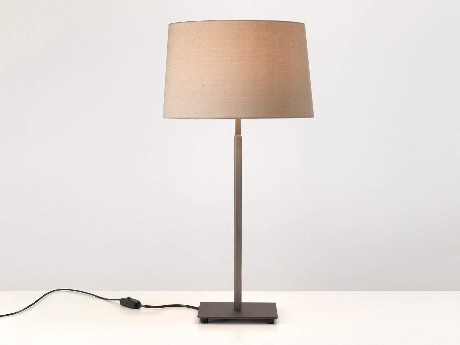 AZUMI Steel table lamp