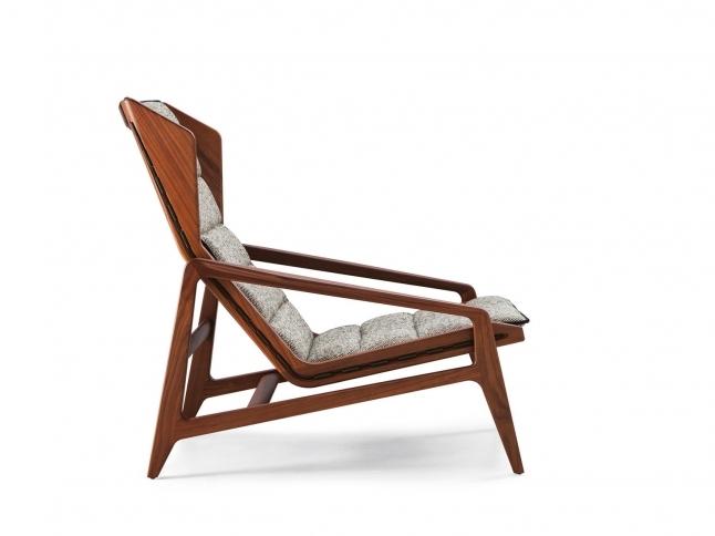 D.156.3 Ergonomic armchair with armrests