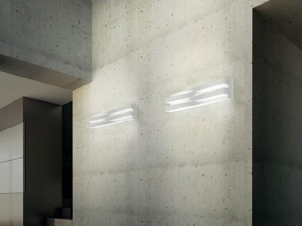 CROSS Metal wall light
