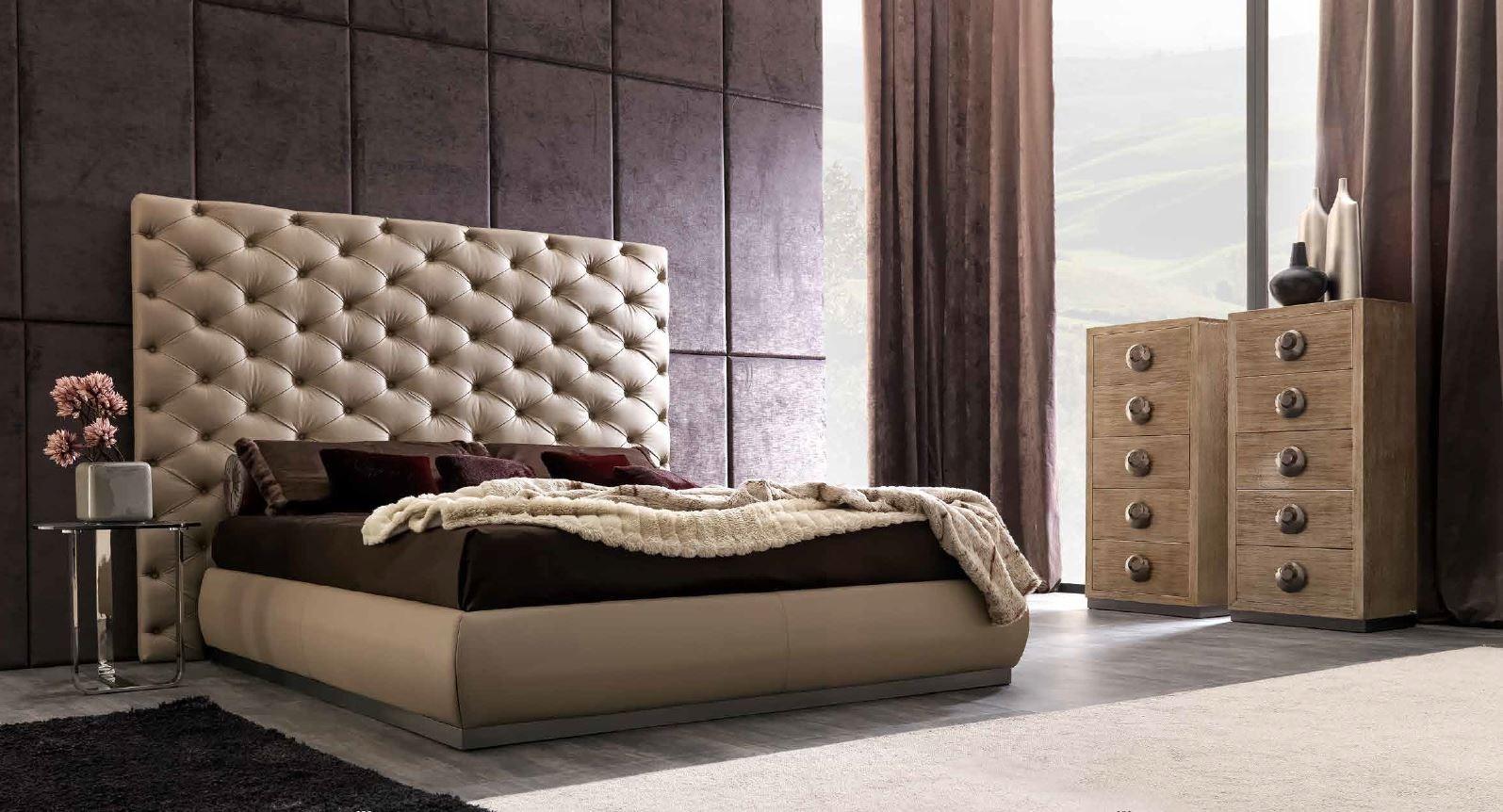 RICHARD Double bed with tufted headboard