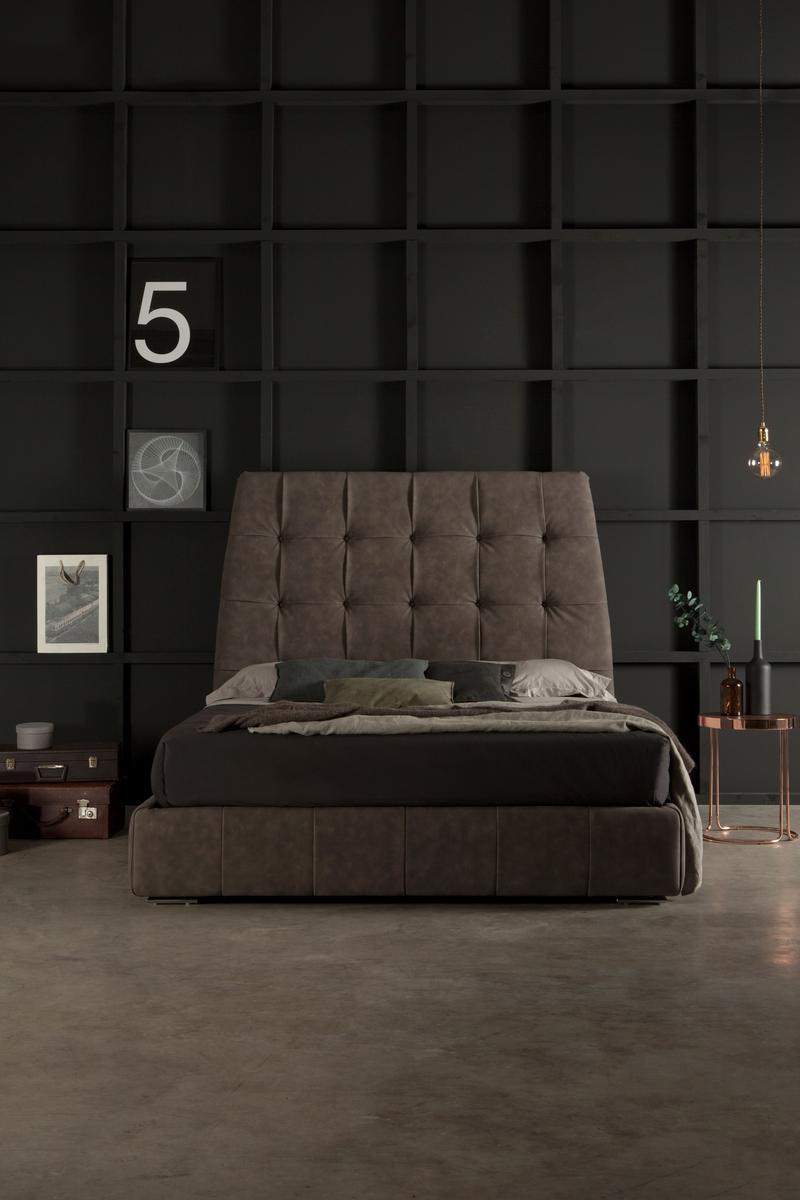 PACIFICO Leather double bed with high headboard